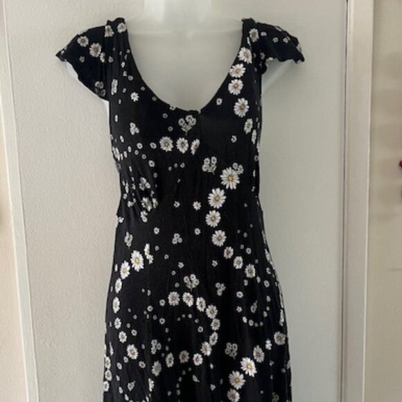 Beautiful Comfortable Floral Off the Shoulder Dress - Picture 1 of 8